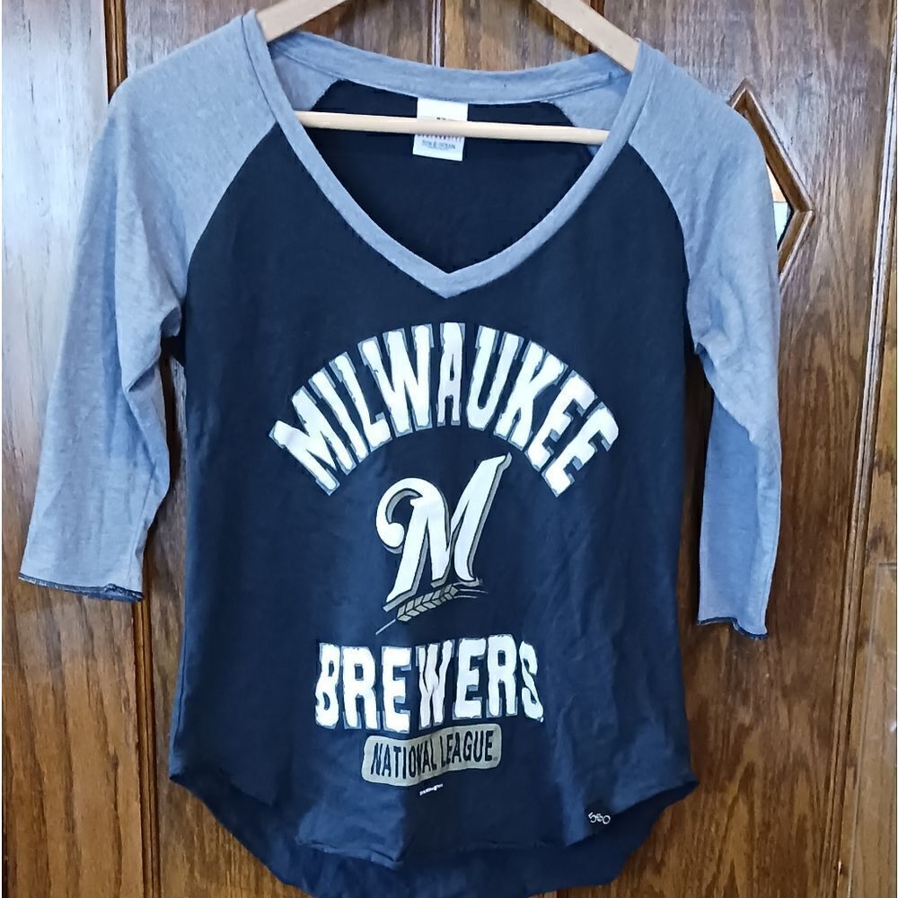 Milwaukee Brewers V Neck Jersey T Shirt SMALL